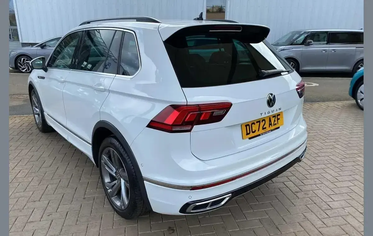 Usado VW Tiguan R-line Edition 150 CV (110 kW) 2023 Blanco SUV