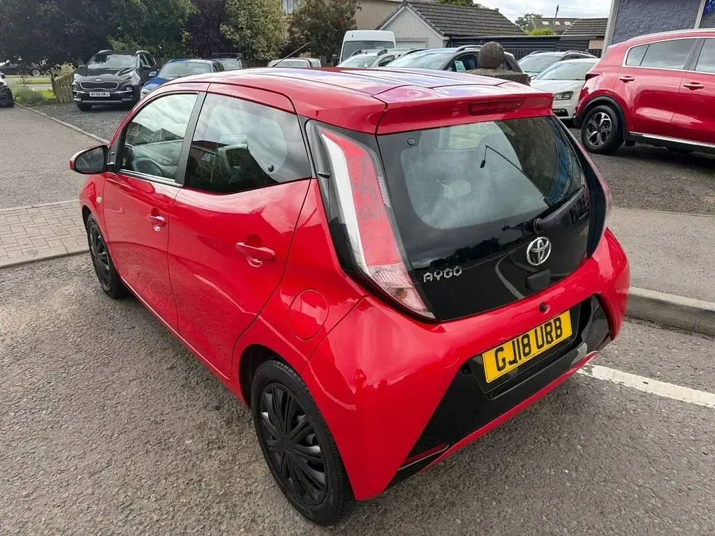 Used Toyota Aygo X-play 68 HP (50 kW) 2018 Red Hatchback