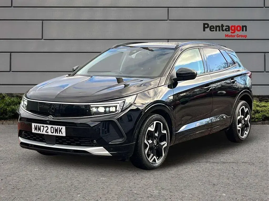Usado Vauxhall Grandland X Ultimate 128 HP (94 kW) 2023 Preto SUV