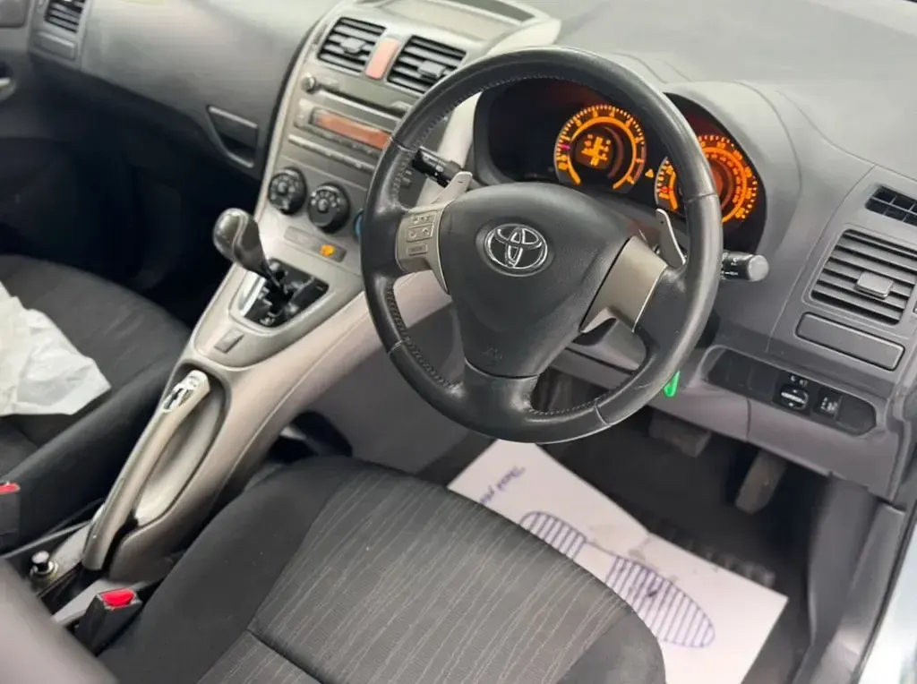 Used Toyota Auris 124 HP (91 kW) 2008 Blue Hatchback
