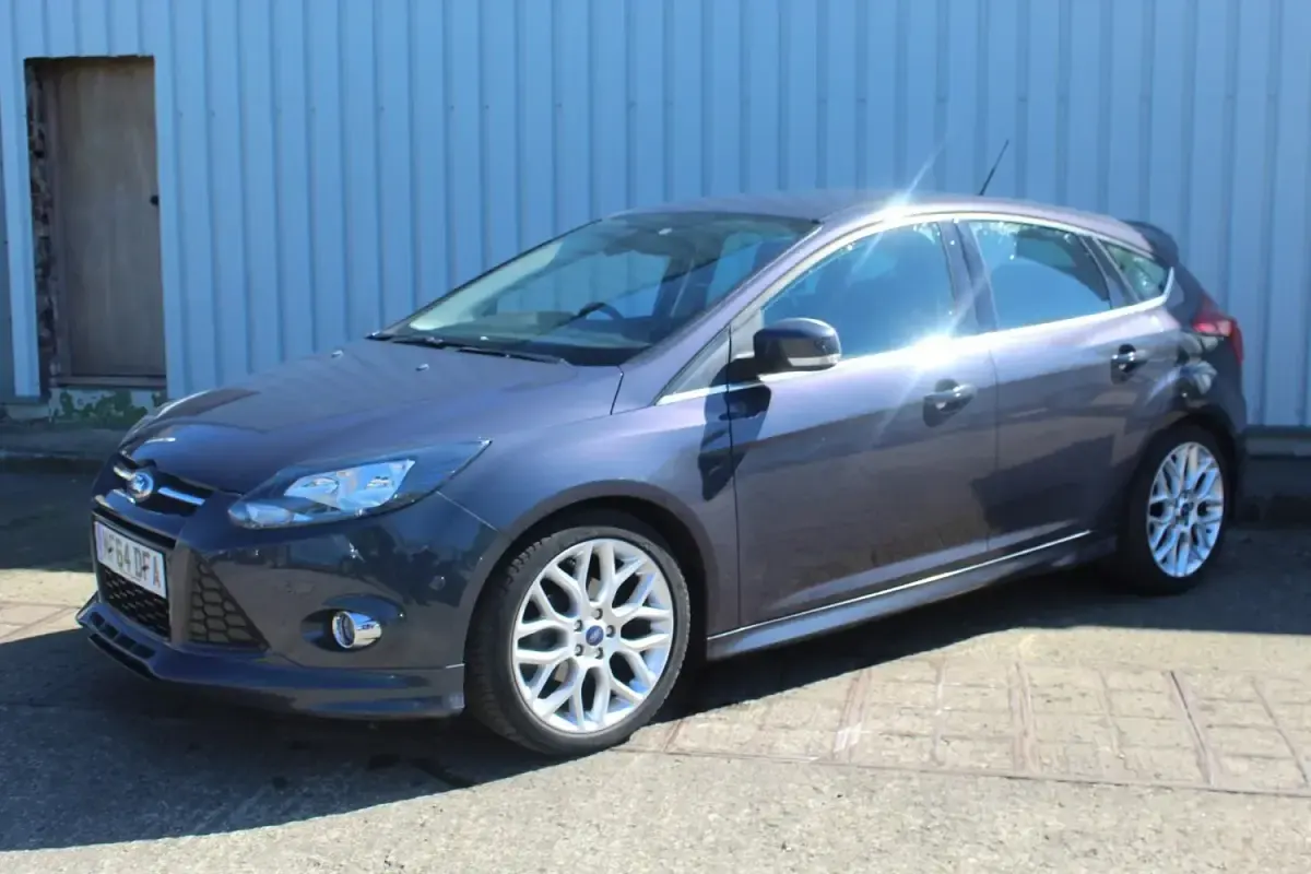 Używany Ford Focus Zetec 2014 Szary Hatchback