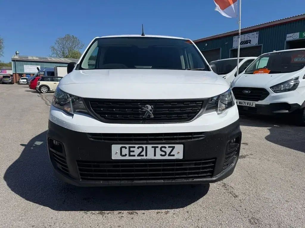 Used Peugeot Partner 2021 White MPV