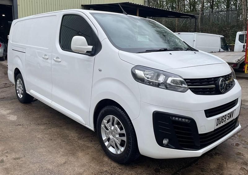 Used Vauxhall Vivaro Sportive 100 HP (73 kW) 2019 White MPV