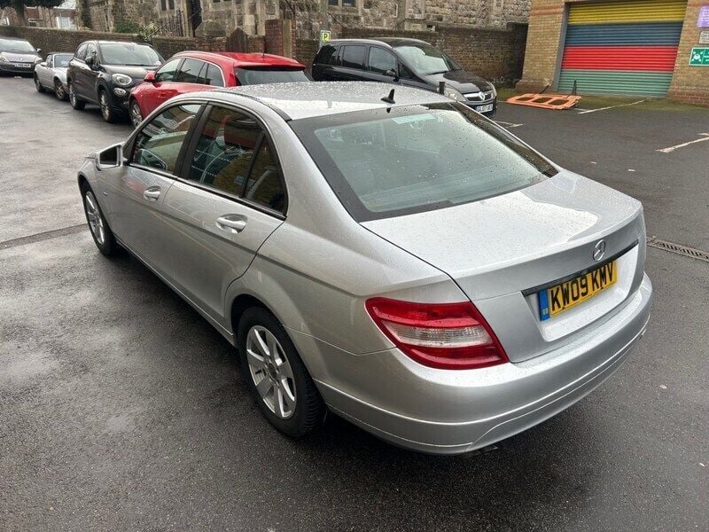Used Mercedes C180 SE 156 HP (114 kW) 2009 Silver Sedan