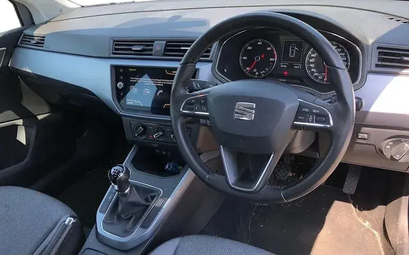 Used Seat Arona SE Technology 116 HP (85 kW) 2018 Silver SUV