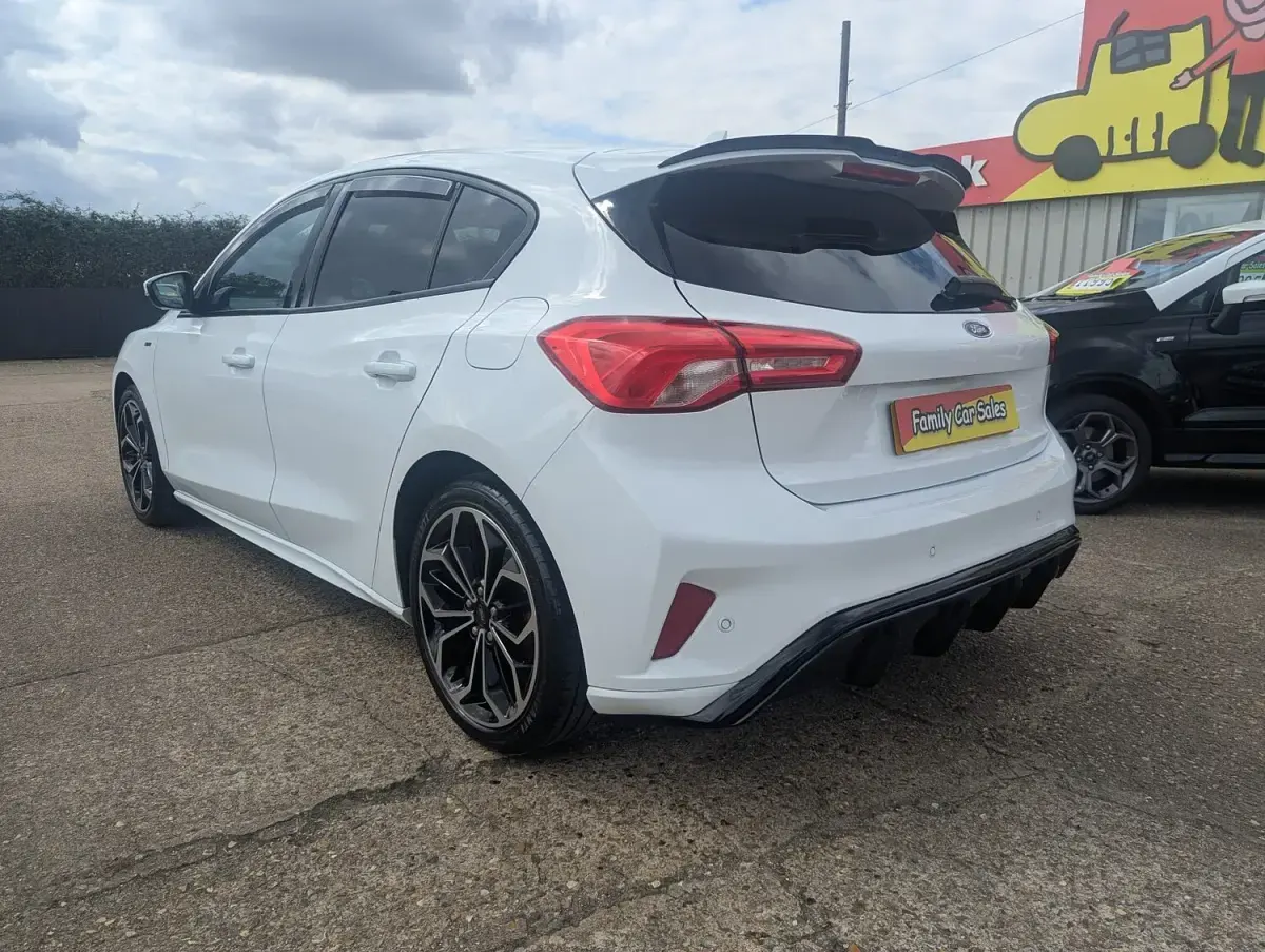 Used Ford Focus ST-Line X 2019 White Hatchback