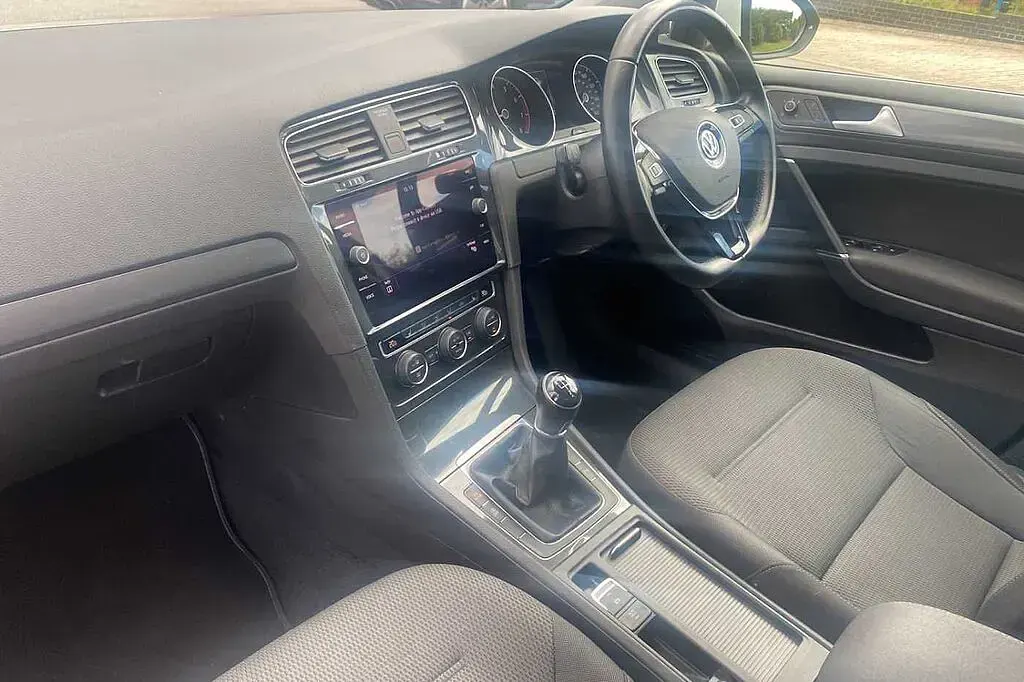 Used VW Golf VII Edition 130 HP (95 kW) 2020 Hatchback