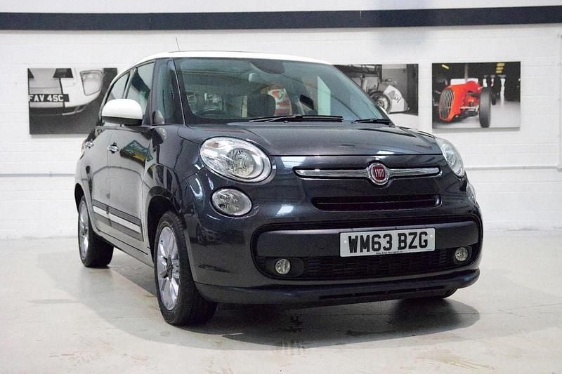 Grey/white Used 2013 Fiat 500L Lounge MPV | £2,477 (Fair price) - Image 1/4