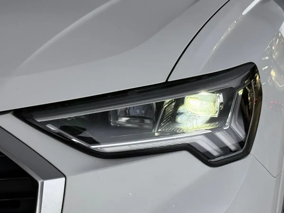 Used Audi Q3 S-Line 230 HP (169 kW) 2019 White SUV