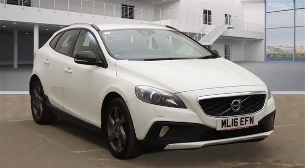 White Used 2016 Volvo V40 CC Estate | £5,995 (Fair price) - Image 1/1