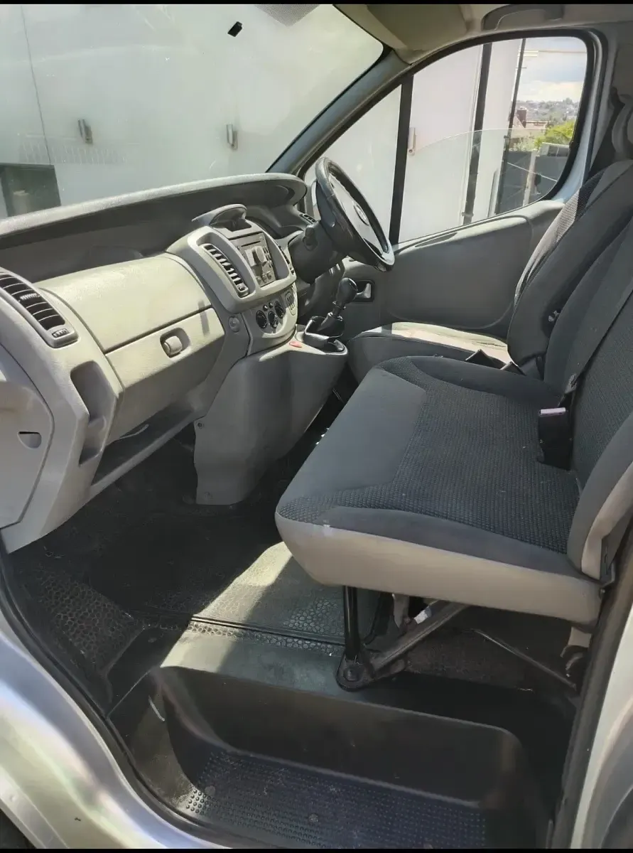 Used Vauxhall Vivaro Sportive 115 HP (84 kW) 2008 Silver MPV
