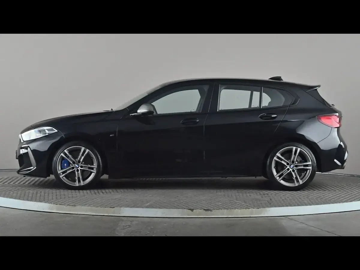 Usado BMW M135 Impressive 2020 Negro Utilitario