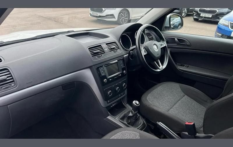 Used Skoda Yeti Outdoor 108 HP (79 kW) 2016 White SUV