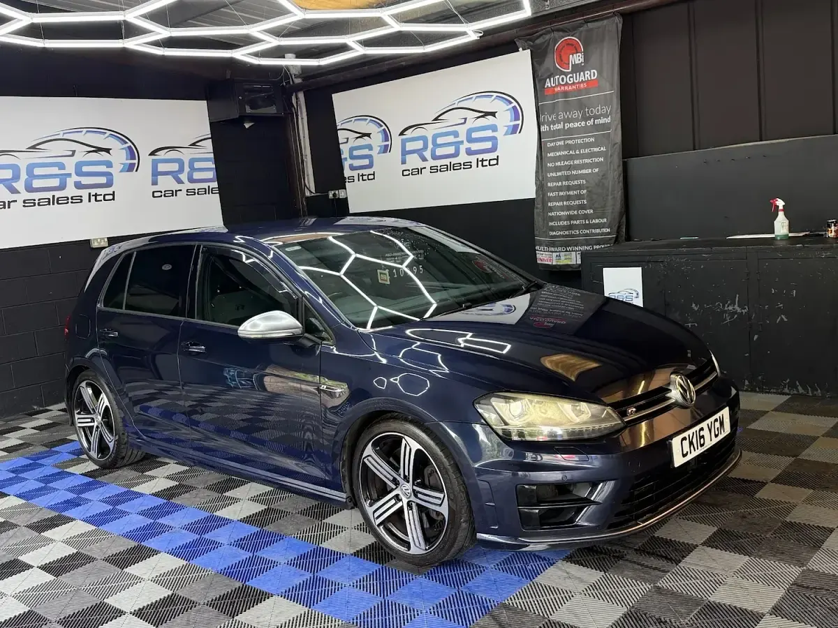 Used VW Golf VII R 295 HP (216 kW) 2016 Blue Hatchback