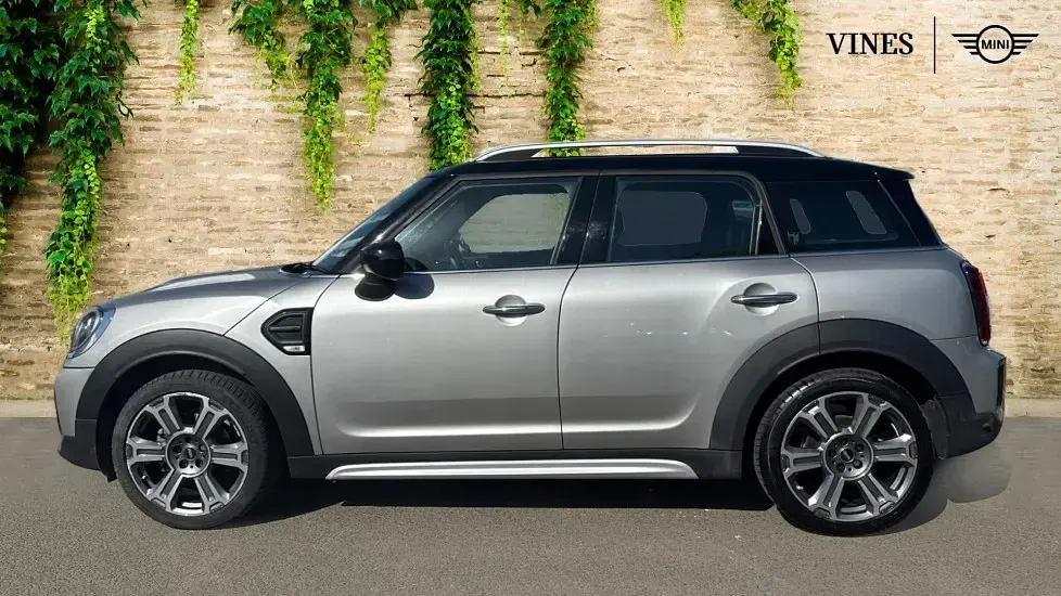 Used Mini Cooper Countryman Exclusive 134 HP (98 kW) 2023 Silver SUV