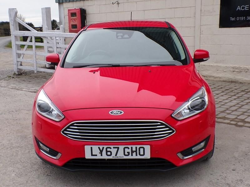Used Ford Focus Titanium X 120 HP (88 kW) 2018 Red Hatchback