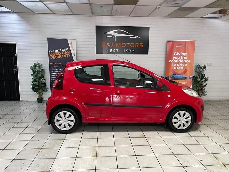 Used Peugeot 107 Active 68 HP (50 kW) 2012 Red Hatchback