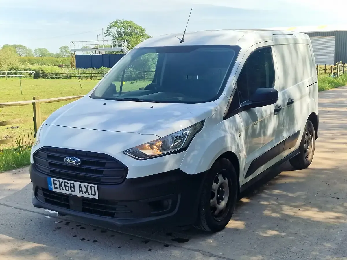 Used Ford Transit Connect 100 HP (73 kW) 2018 White MPV