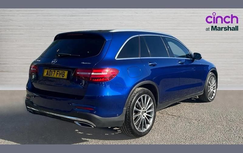Usado Mercedes GLC220 AMG line 168 HP (123 kW) 2017 Azul SUV