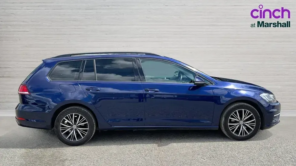 Used VW Golf VII SE 115 HP (84 kW) 2017 Blue