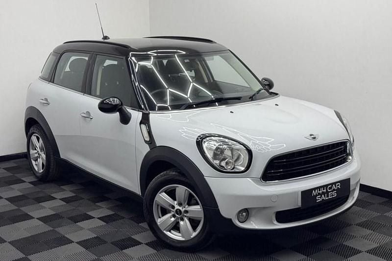White Used 2015 Mini Cooper Countryman SUV | £6,150 (Good price) - Image 1/1