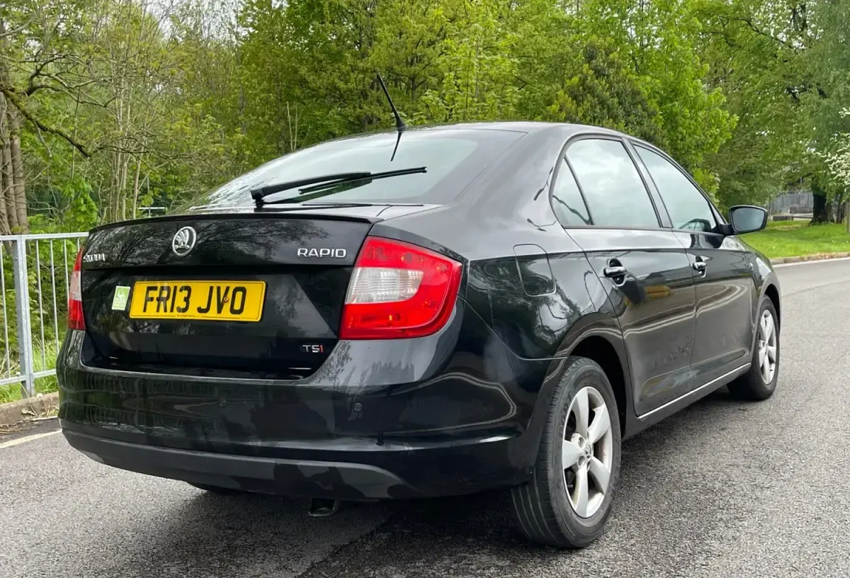 Usado Skoda Rapid SE 2013 Preto Citadino
