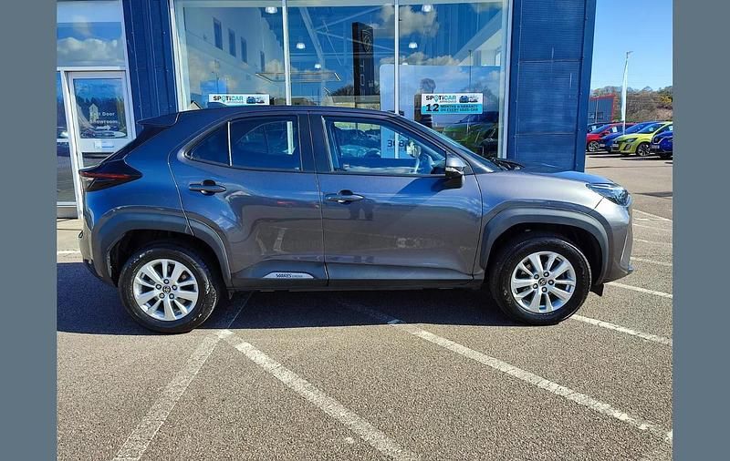 Used Toyota Yaris Cross 113 HP (83 kW) 2023 Grey SUV