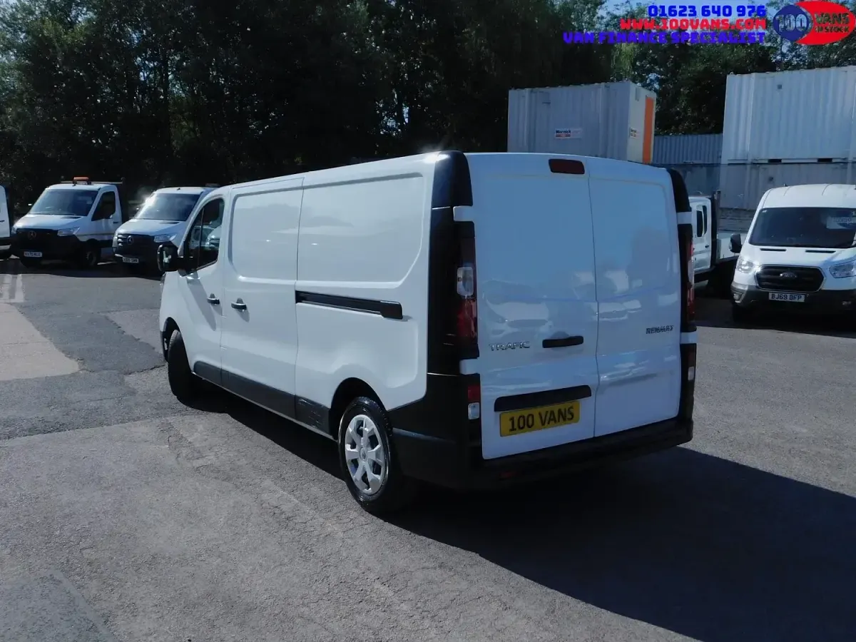 Used Renault Trafic Business 130 HP (95 kW) 2022 White MPV