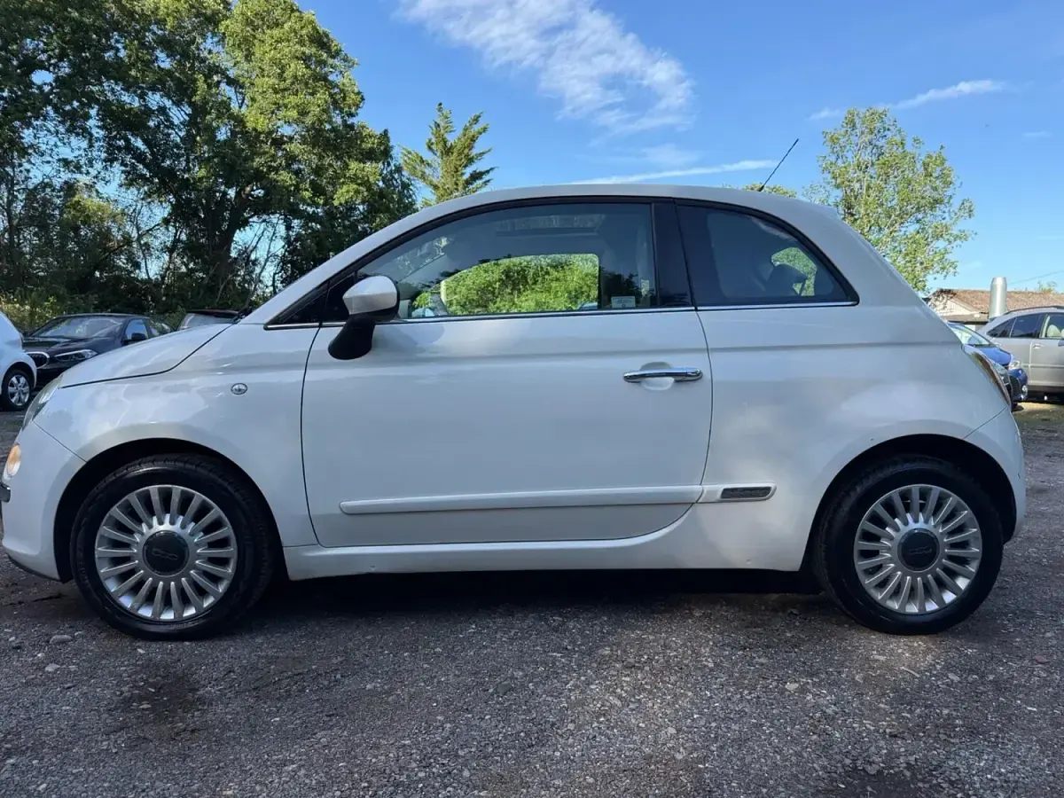 Used Fiat 500 Lounge 69 HP (50 kW) 2011 White Hatchback