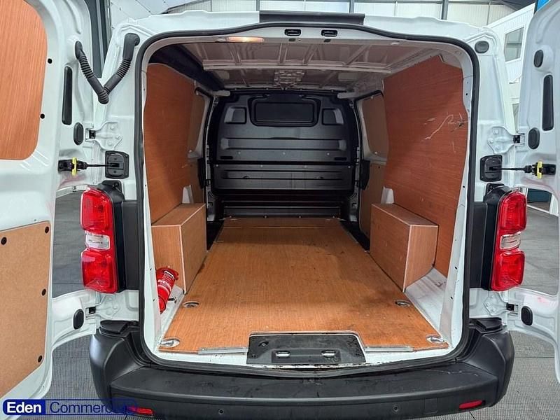 Gebraucht Vauxhall Vivaro 145 PS (106 kW) 2024 Weiß Van / Kleinbus