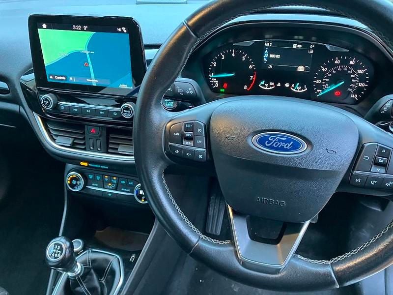 Używany Ford Fiesta Titanium 125 KM (91 kW) 2017 Biały Hatchback