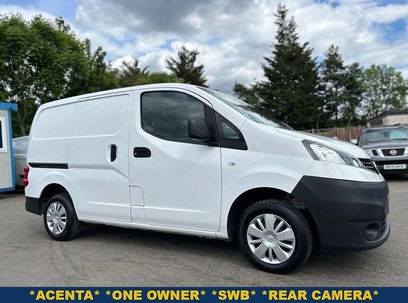 White Used 2017 Nissan NV200 Acenta Van | £6,500 (Good price) - Image 1/4
