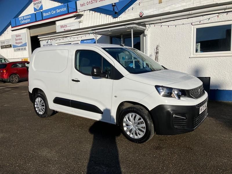 Used Peugeot Partner 2021 White MPV