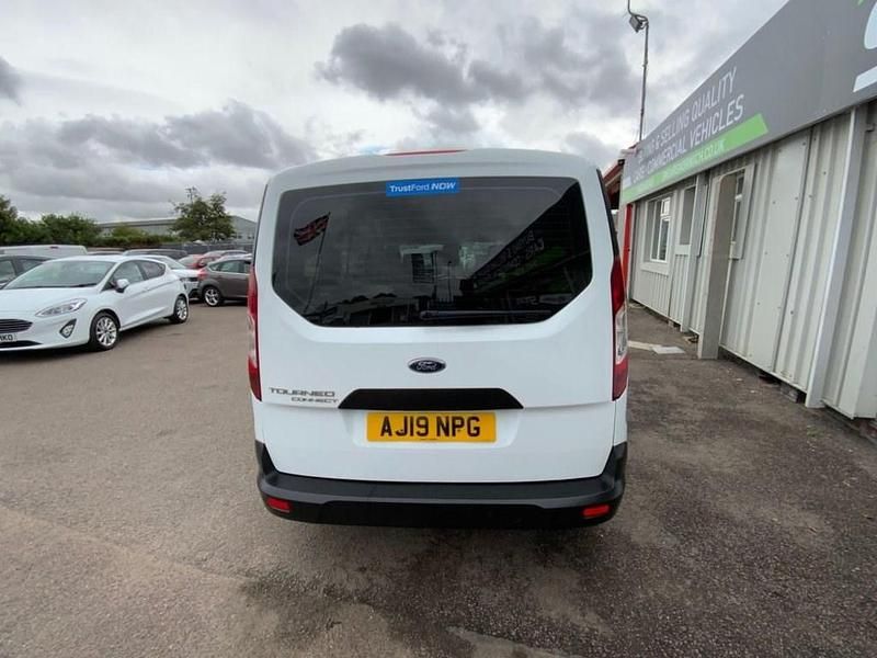 Used Ford Grand Tourneo Connect Zetec 120 HP (88 kW) 2019 White MPV