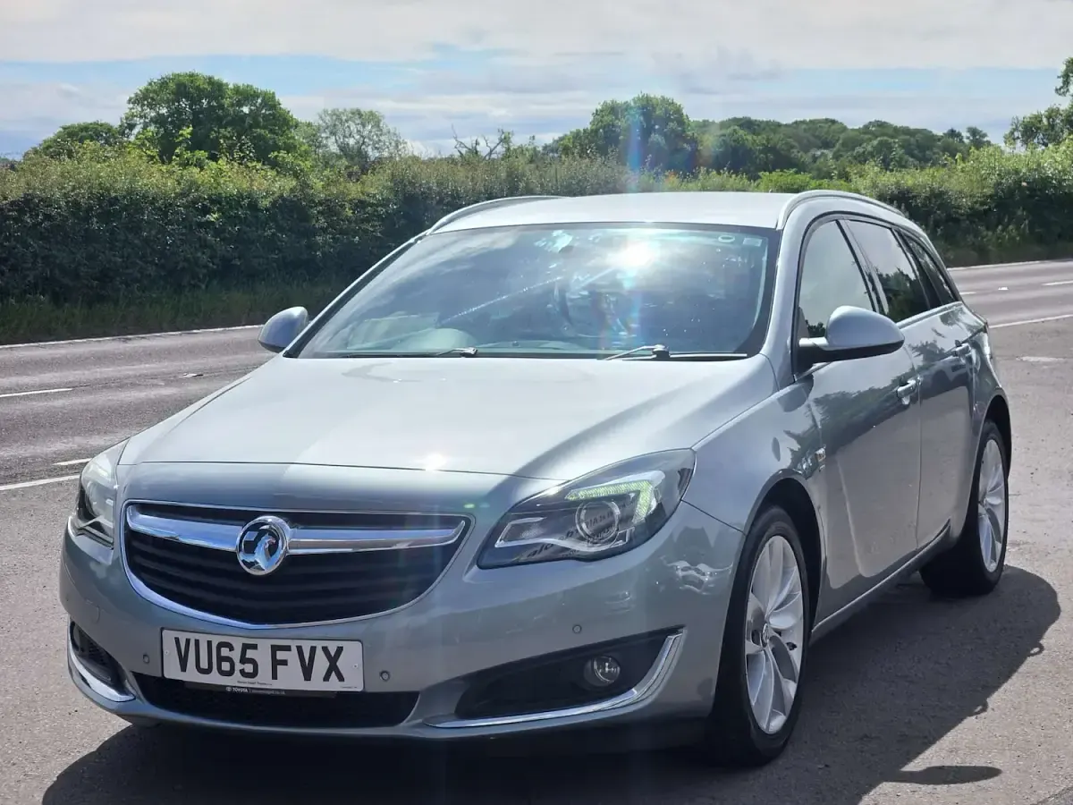 Used Vauxhall Insignia SRi 163 HP (119 kW) 2016 Silver Estate