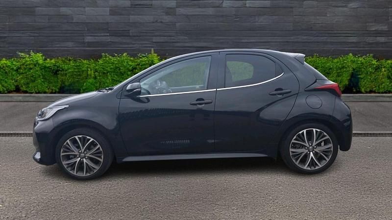 Used Toyota Yaris Hybrid 114 HP (83 kW) 2023 Black
