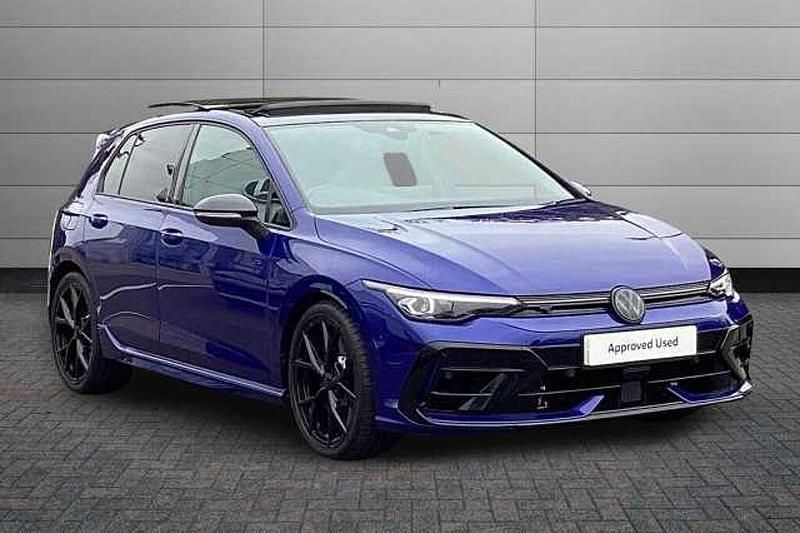 Used 2025 VW Golf VIII | £42,250 (Expensive) - Image 1/4