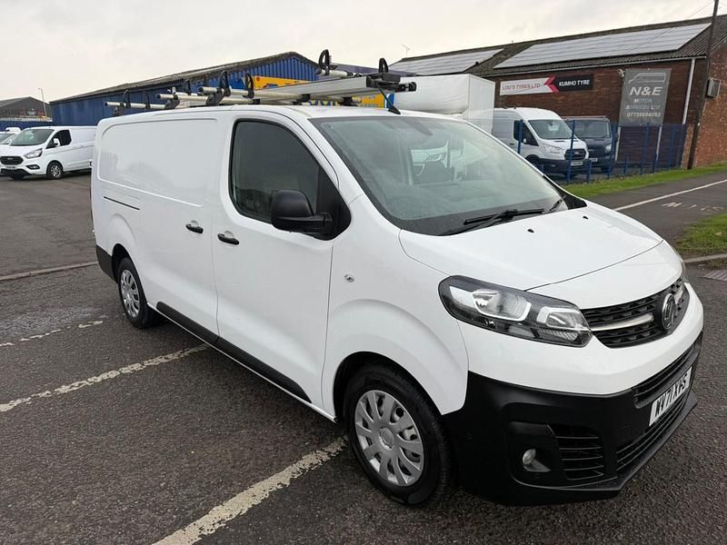 White Used 2021 Vauxhall Vivaro S Van | £9,495 (Good price) - Image 1/4