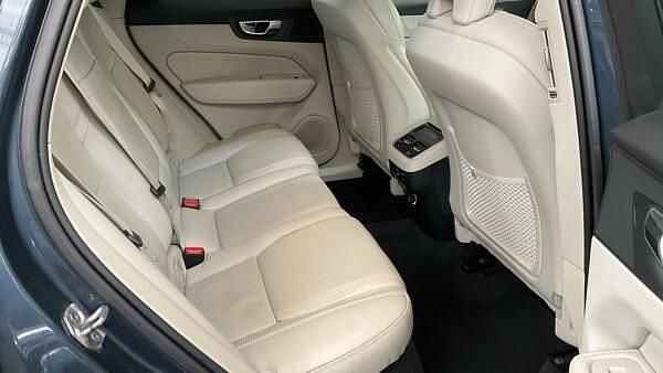 Used Volvo XC60 Inscription 2019 Blue SUV