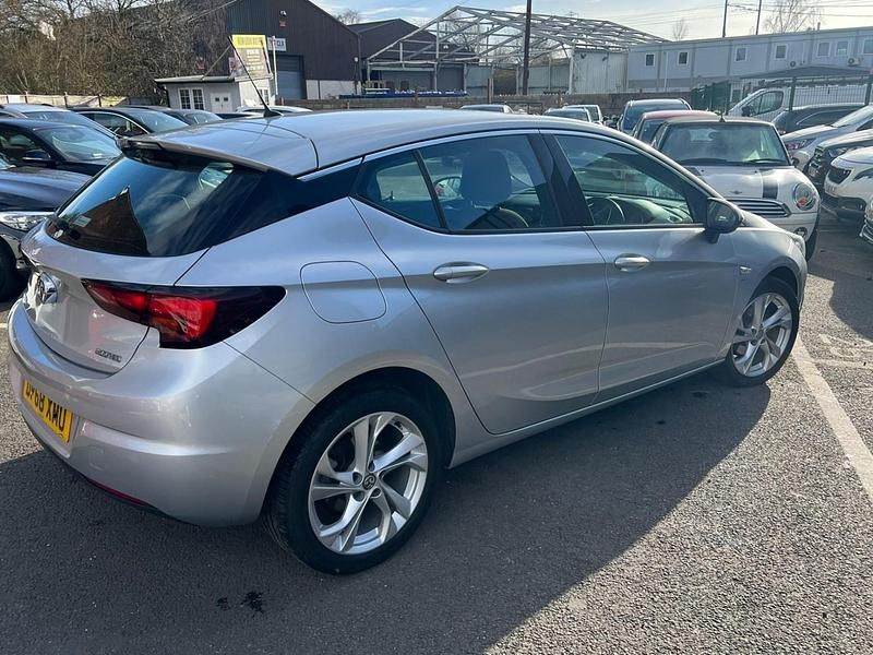 Used Vauxhall Astra SRi 105 HP (77 kW) 2018 Silver Hatchback