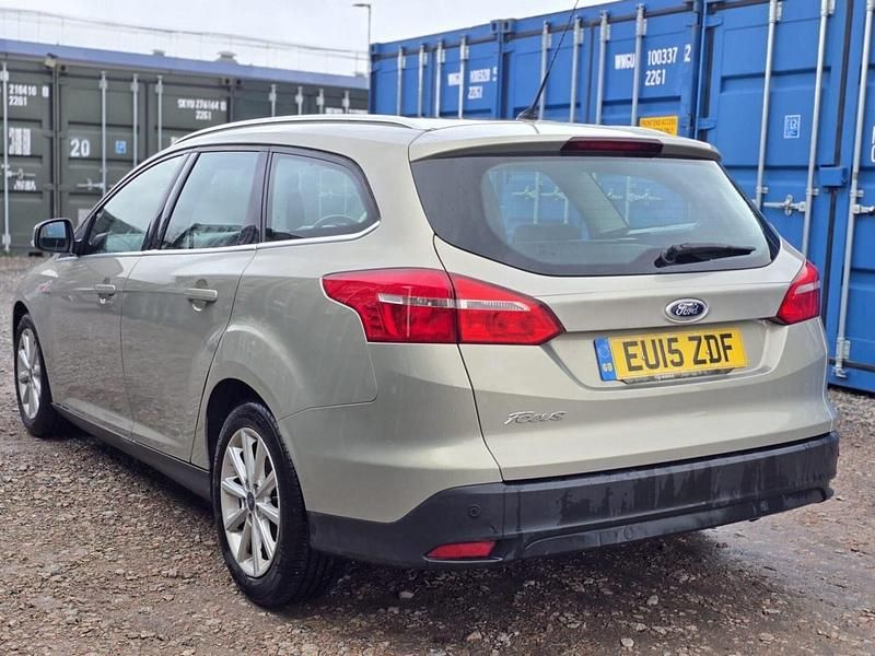 Used Ford Focus Titanium 125 HP (91 kW) 2015 Silver Estate