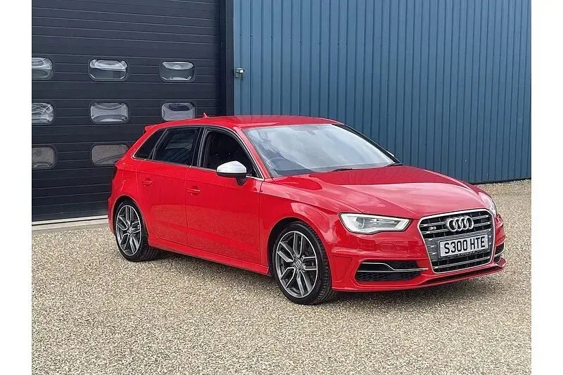 Used Audi S3 Sportback Design 300 HP (220 kW) 2014 Red Hatchback