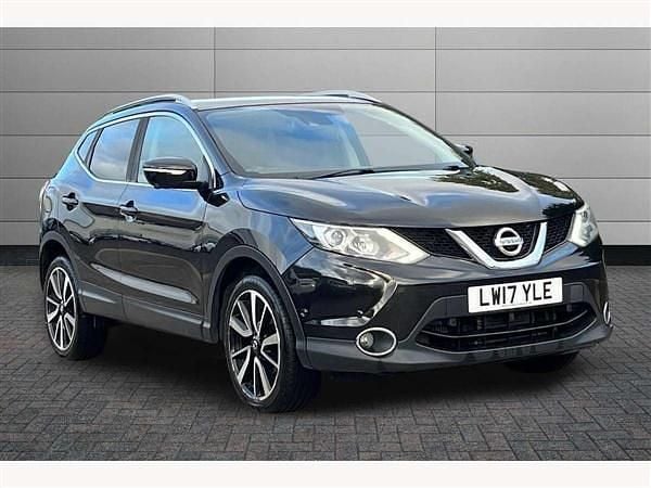Black Used 2017 Nissan Qashqai Tekna SUV | £9,995 (Good price) - Image 1/2