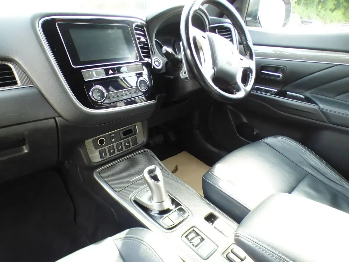 Used Mitsubishi Outlander P-HEV 2018 Grey Estate