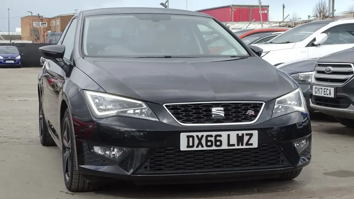 Używany Seat Leon FR 2016 Czarny Hatchback