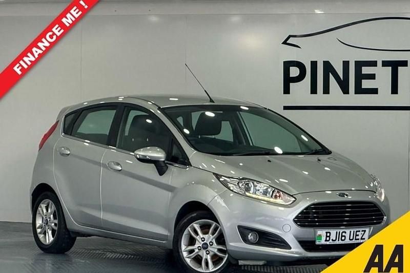 Silver Used 2016 Ford Fiesta Zetec Hatchback | £5,999 (Fair price) - Image 1/1