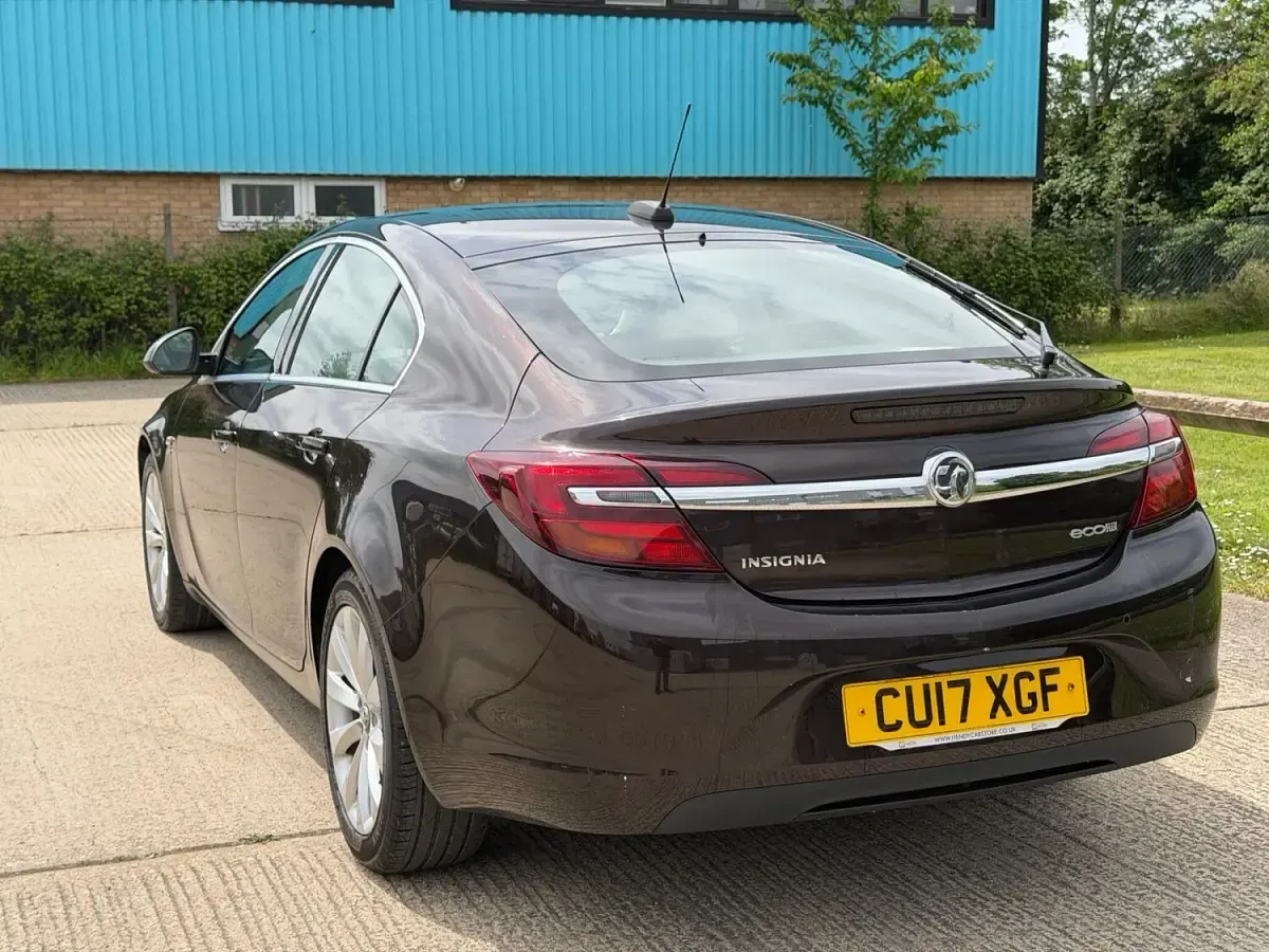 Used Vauxhall Insignia Elite 136 HP (100 kW) 2017 Brown Hatchback