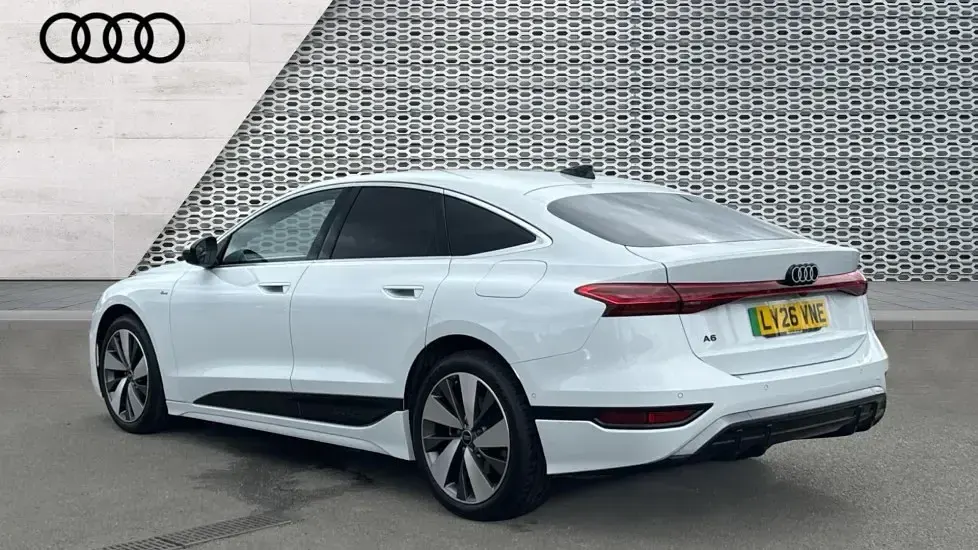 New Audi A6 e-tron S-Line 210 kW (286 HP) 2026 White Estate