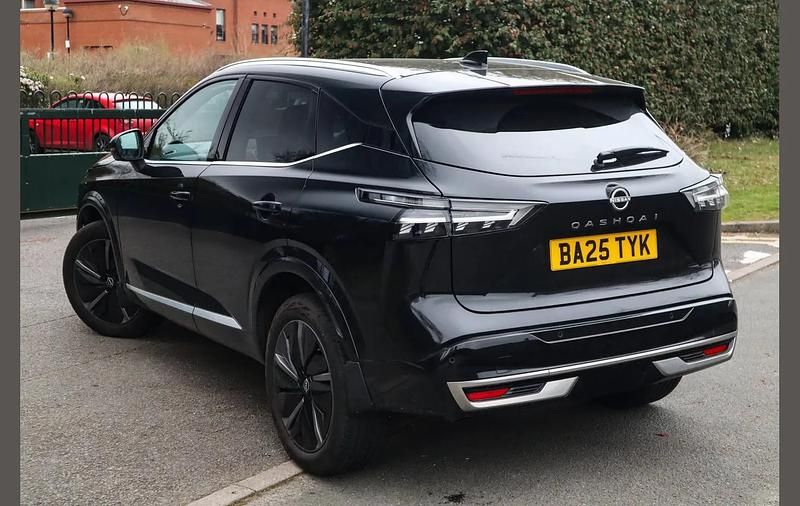 Used Nissan Qashqai Tekna 138 HP (101 kW) 2025 Black SUV