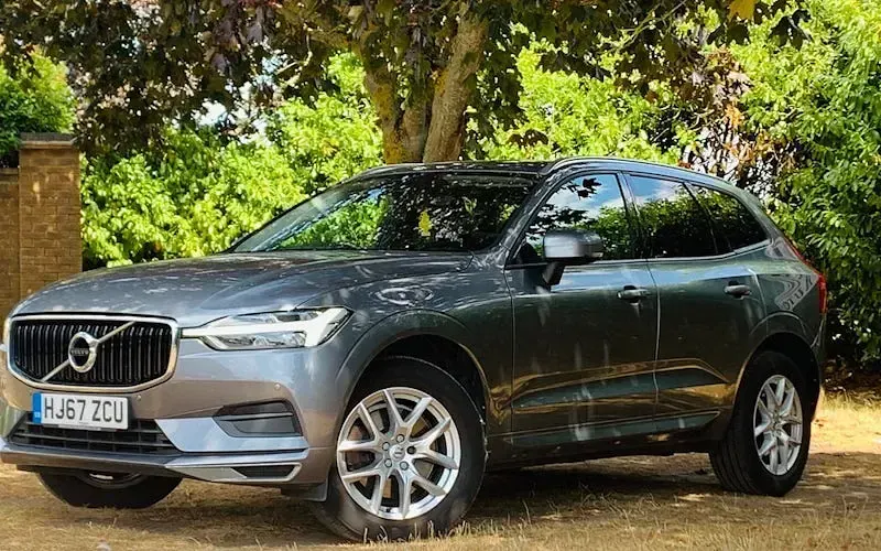 Used Volvo XC60 Momentum 190 HP (139 kW) 2019 SUV